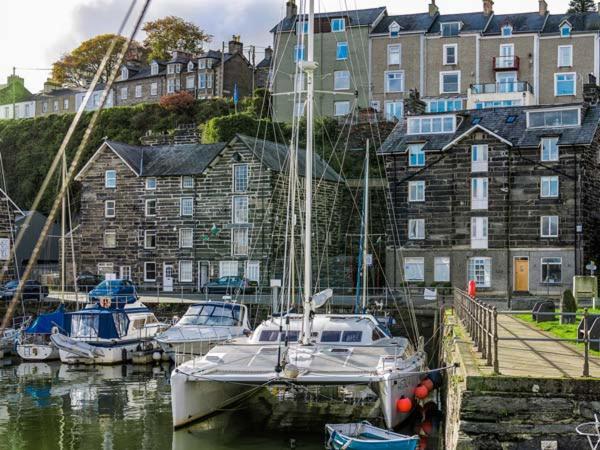 The Captain'S Penthouse Porthmadog Exteriör bild